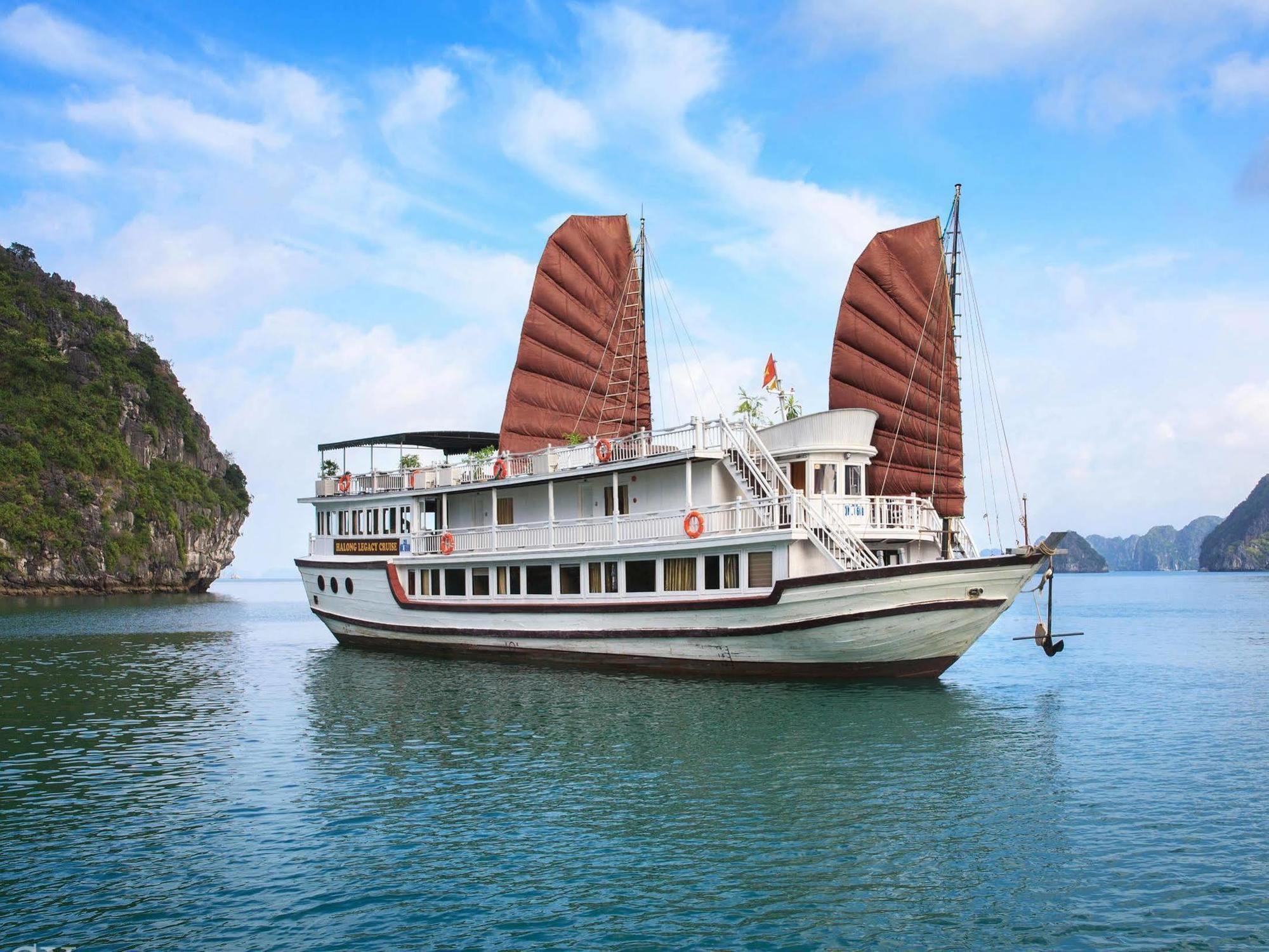 Halong Legacy Cruise Hotel Ha Long Bagian luar foto
