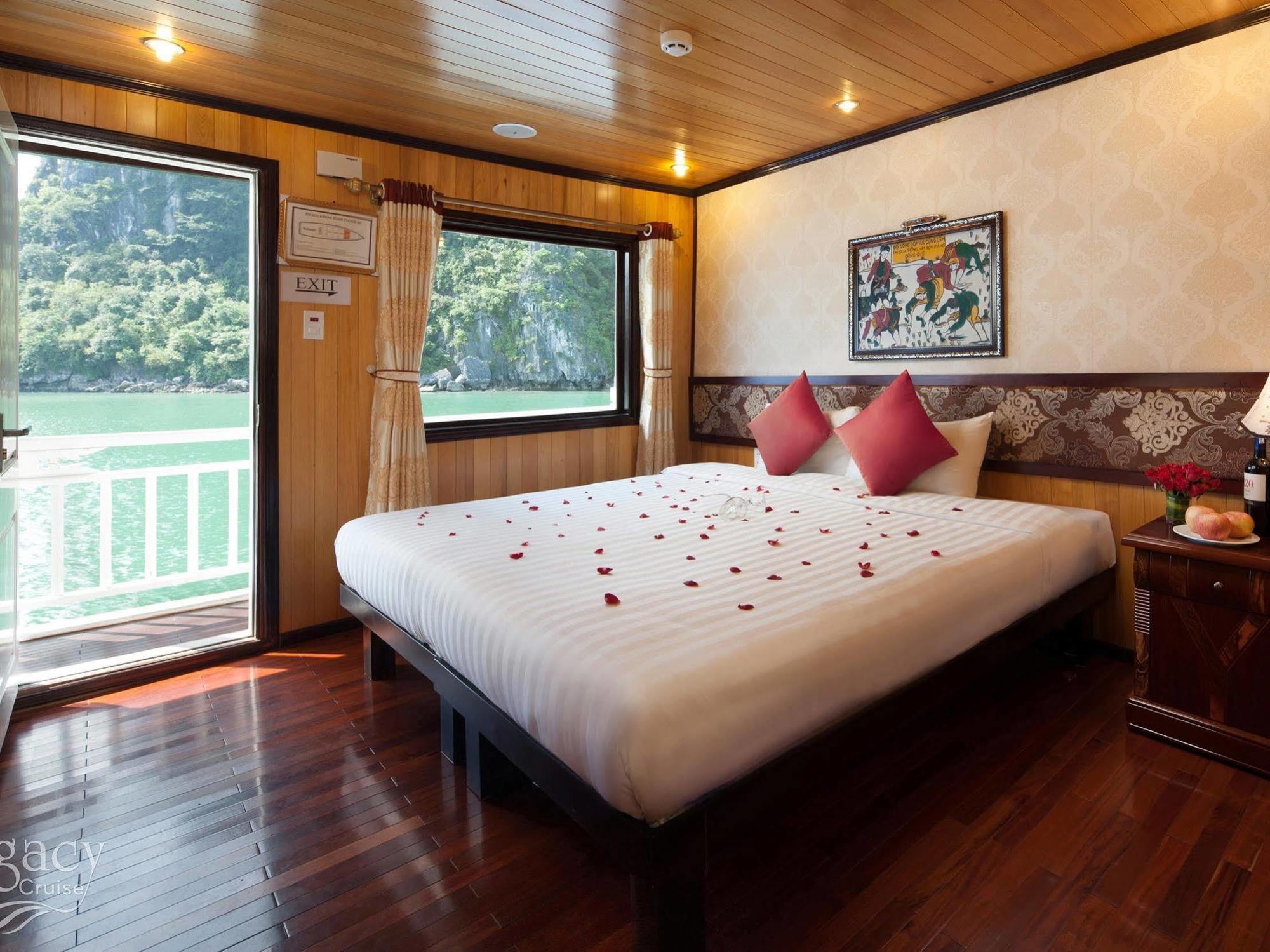 Halong Legacy Cruise Hotel Ha Long Bagian luar foto